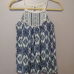Pretty embroidered/ikat pattern flowy tank